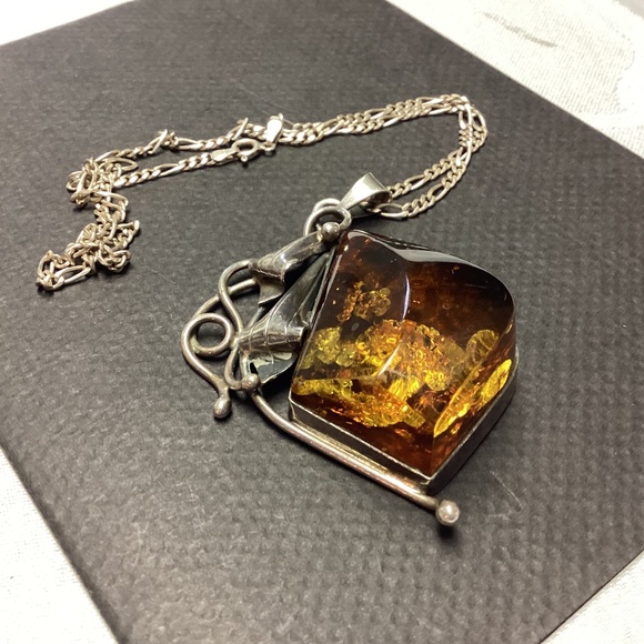 Vintage Amber  Sterling Silver Pendant/Chain  HUGE. I MEAN HUGE. STUNNING - Picture 1 of 14